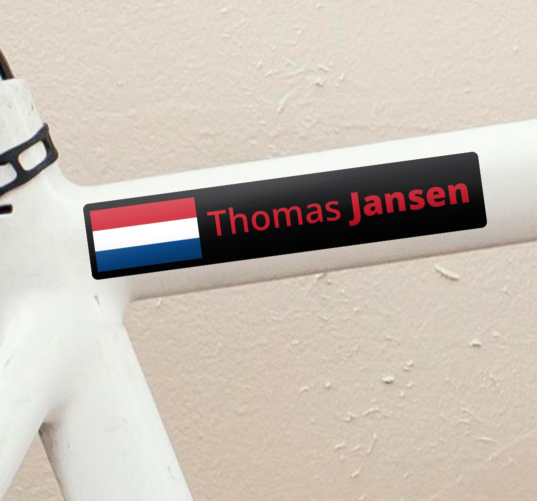 Vlag met vette achternaam fiets naamsticker
