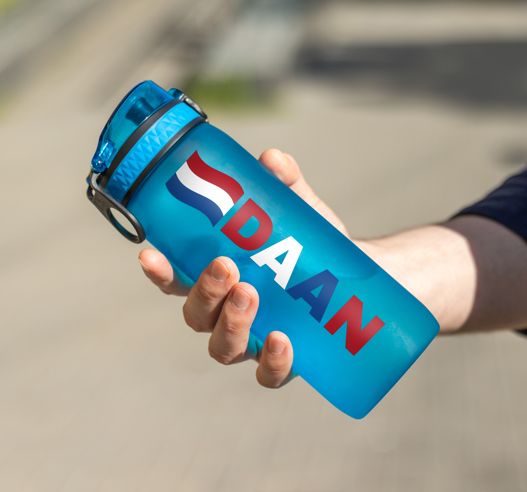 Sticker voor gepersonaliseerde fles met naam en Nederlandse vlag