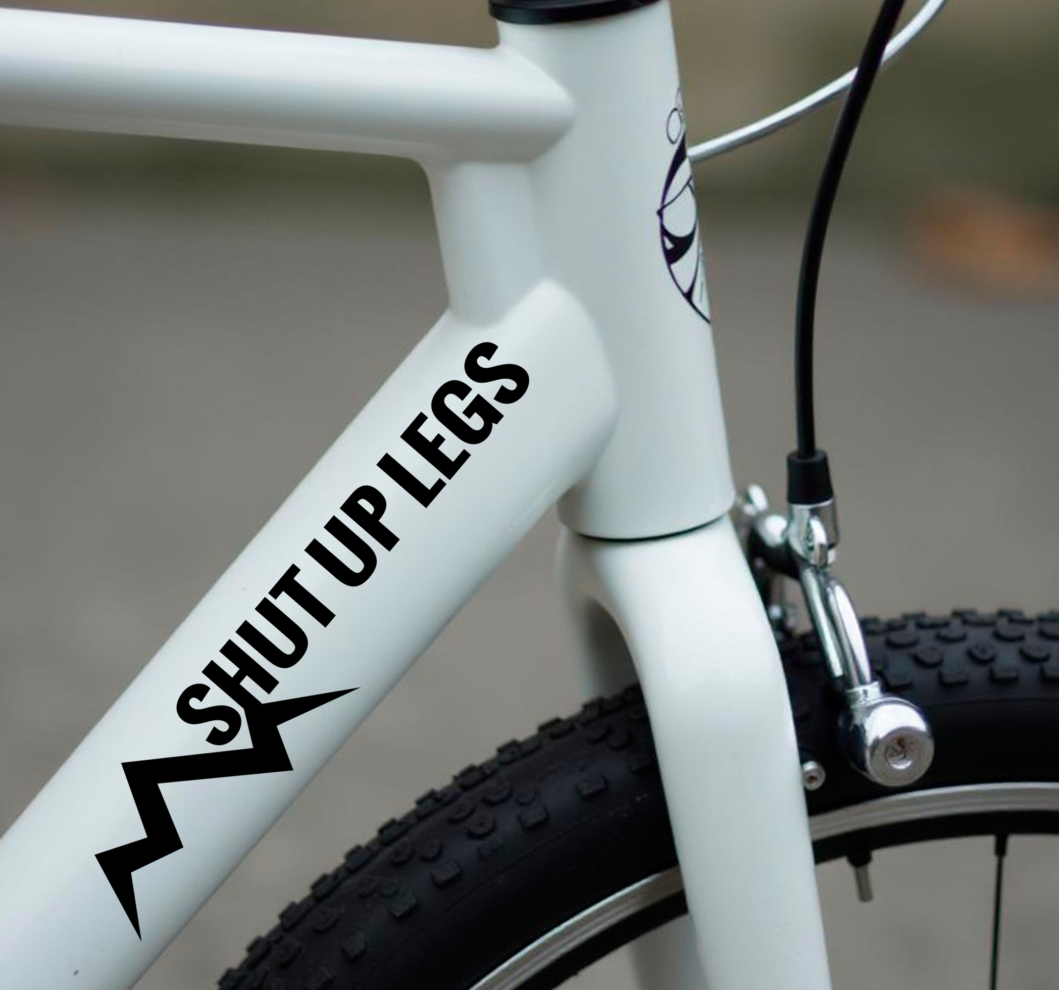 Grappige tekst met berg fiets sticker
