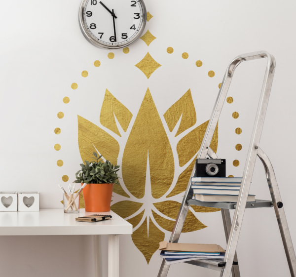 Muursticker woonkamer bloemen gouden lotus