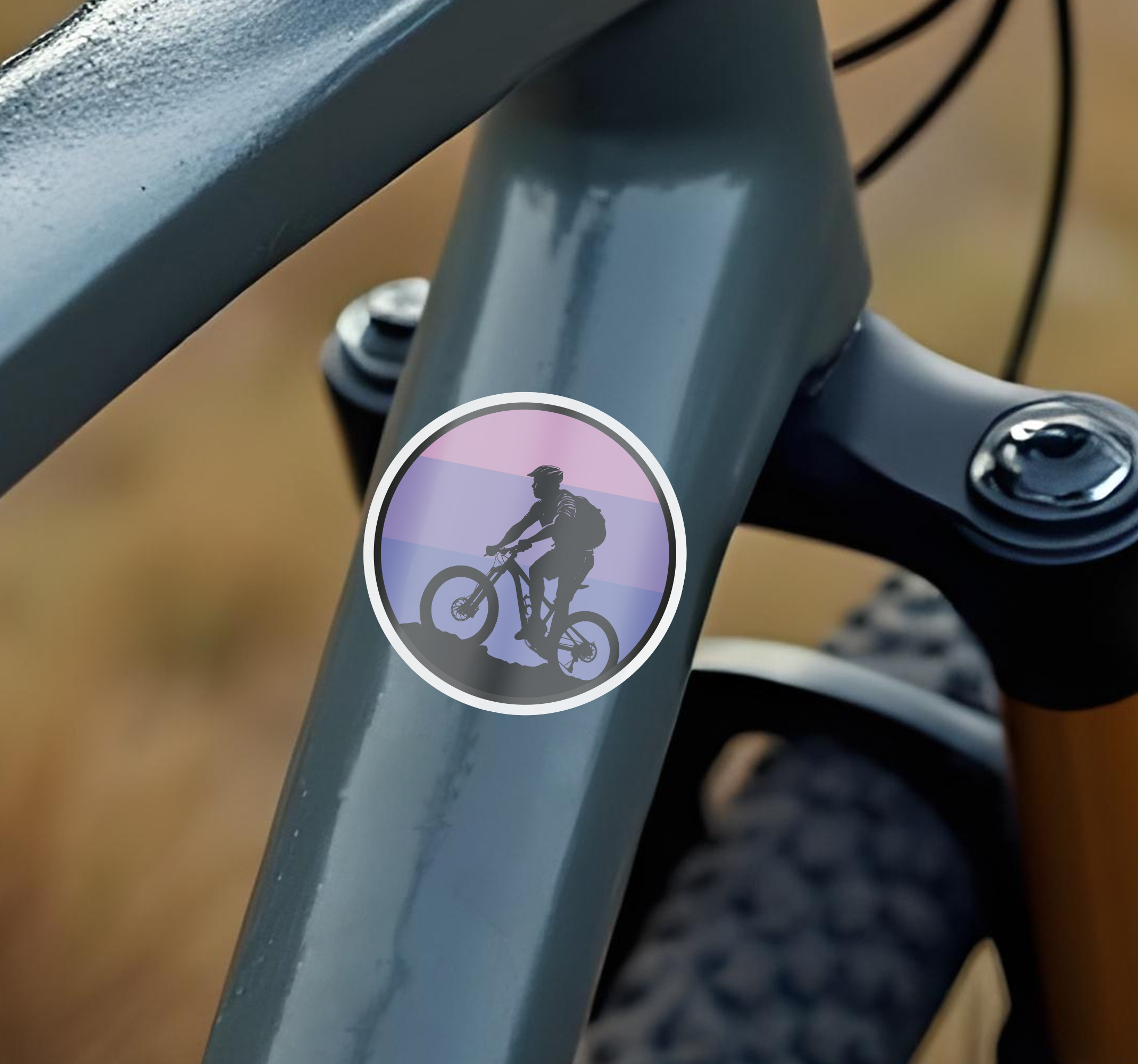 Paarse zonsondergang fiets sticker
