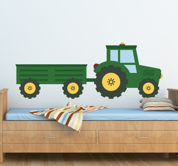 Groene trctor met aanhang sticker