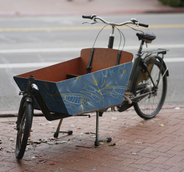 Bakfiets sticker blauw met goude bladeren